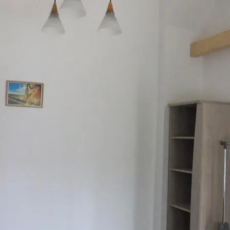 - Zbraslav, U Zamku Appartement Prague